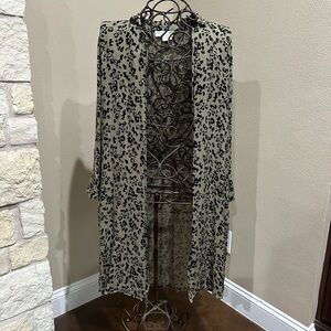 SALTWATER LUXE Leopard Duster/Cardigan/Kimono/Robe in army green/black , EUC!